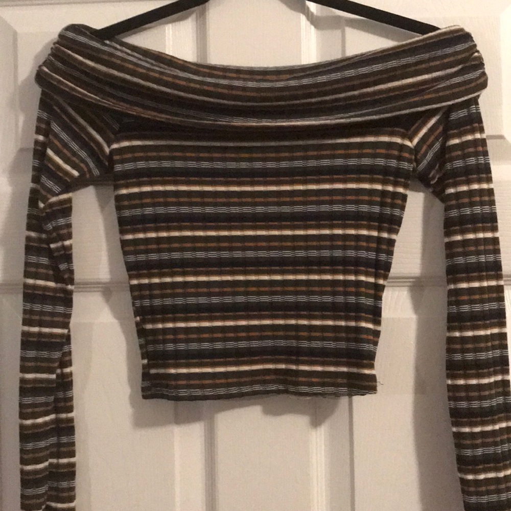 Off shoulder crop top